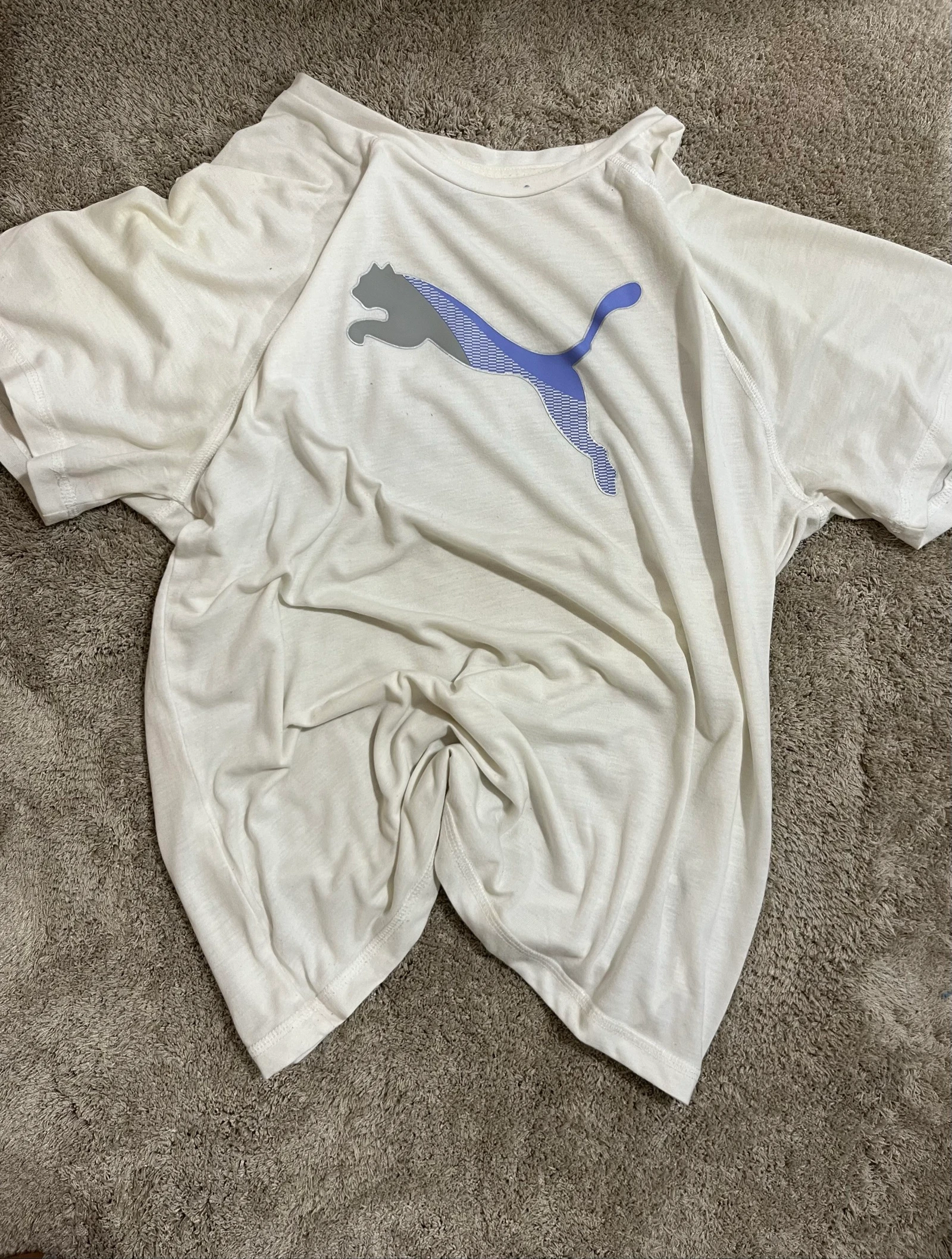 Camiseta branca puma oversize unissex sport com logo cinza e lilás – photo 9